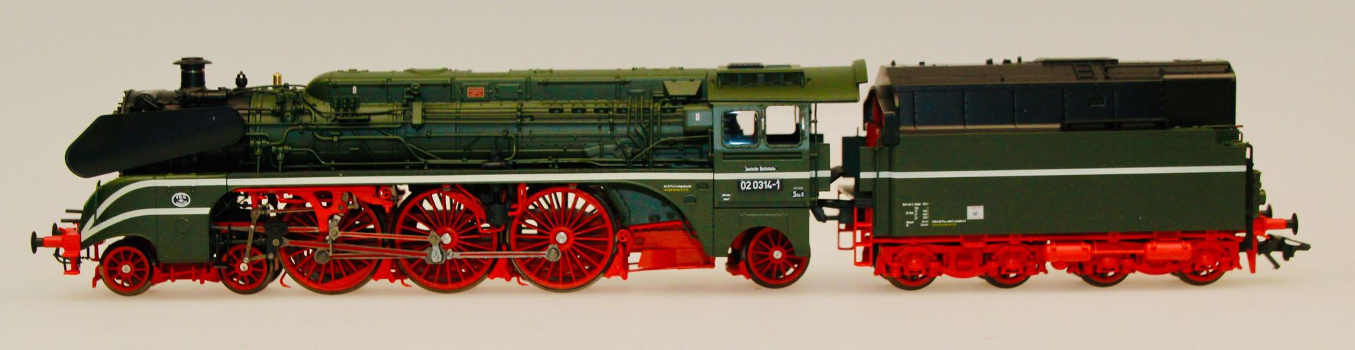 Trix 25027 - Trix - Dampflok BR 02 0314-1 DR Ep.IV H0/GL Sound